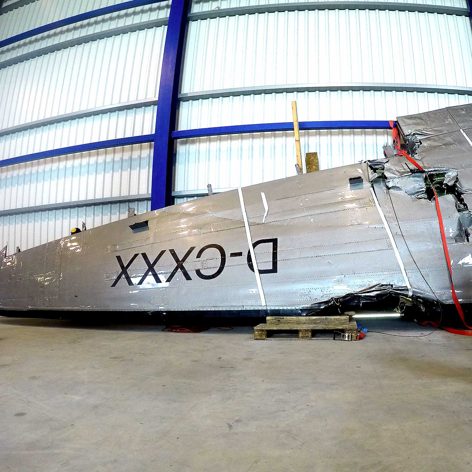 Douglas DC-3 – “Candybomber”– D-CXXX - Image 6