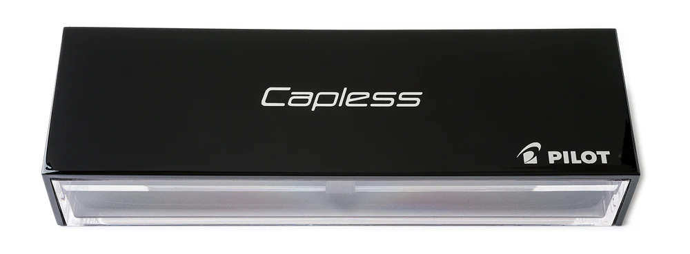 Pilot Capless Gold Trim - Red - Image 4